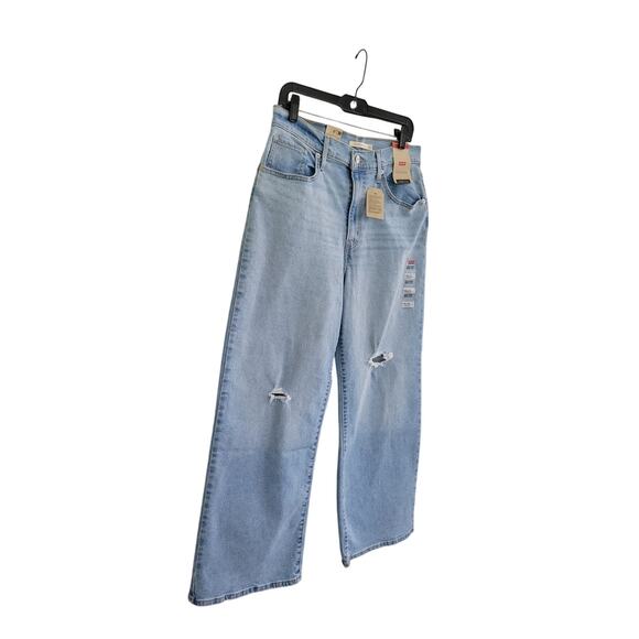 Levi's High Rise Wide Leg Jeans Women's Size 30 x 27 Light Wash Cropped Distress - Picture 6 of 11